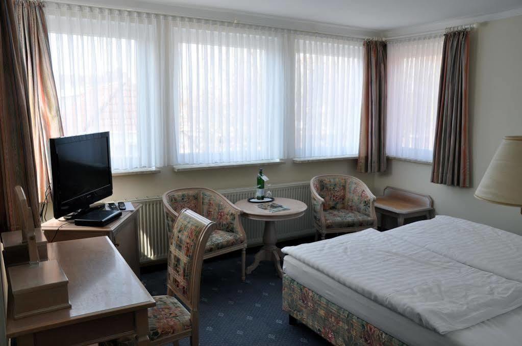 Boutique-Hotel Zur Alten Post Busum Ngoại thất bức ảnh